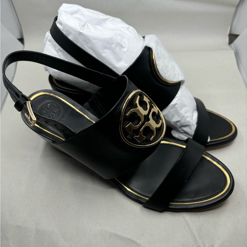 NWOT. Tory Burch Wedge. Black size 9